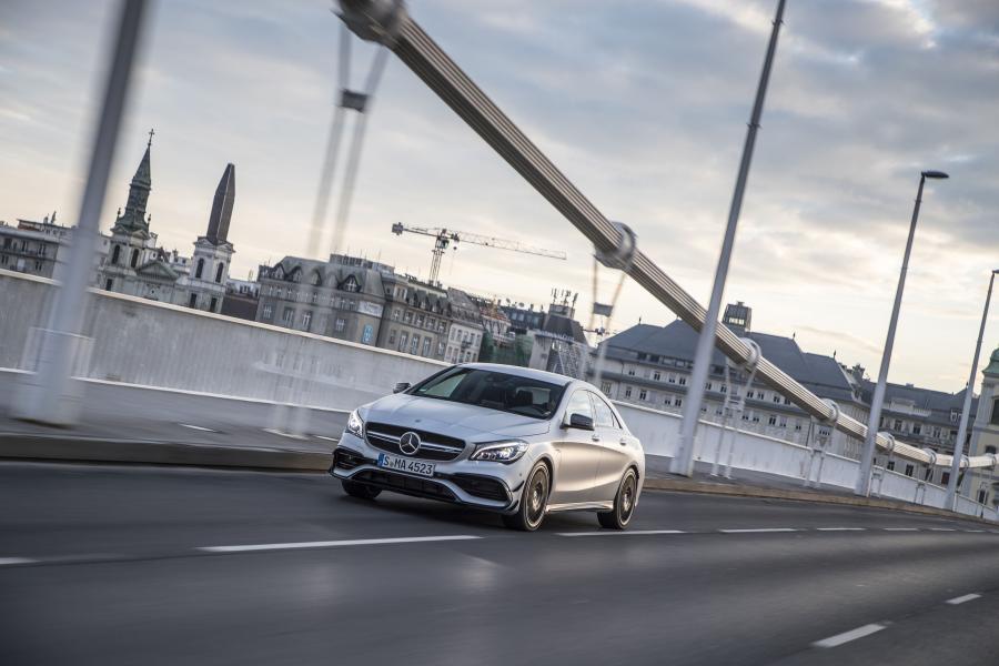  Mercedes-AMG CLA45 4Matic 2016 года  (фото 6 из 40)